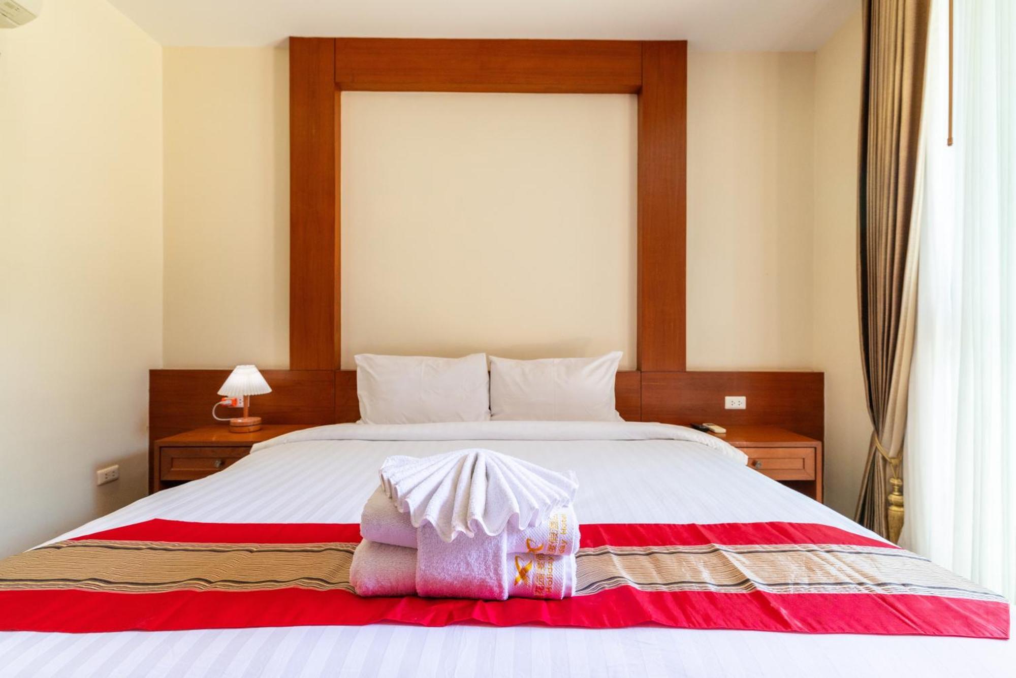 Phuket Meet Holiday Hotel 普吉岛相遇花园度假酒店 Rawai Dış mekan fotoğraf